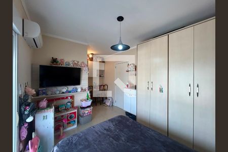 Suite 1 de casa à venda com 3 quartos, 250m² em Marechal Rondon, Canoas