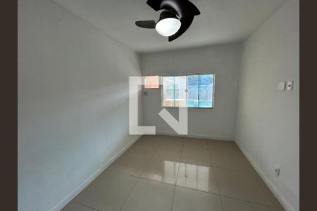 Quarto 1 de casa para alugar com 2 quartos, 250m² em Vila Valqueire, Rio de Janeiro