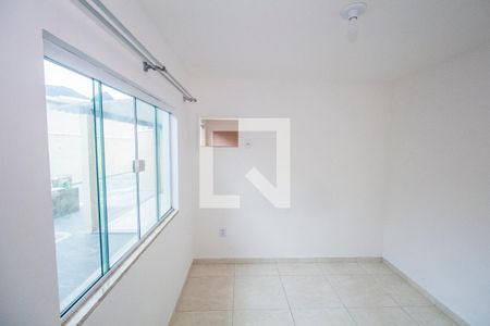 Suíte de casa para alugar com 2 quartos, 250m² em Vila Valqueire, Rio de Janeiro