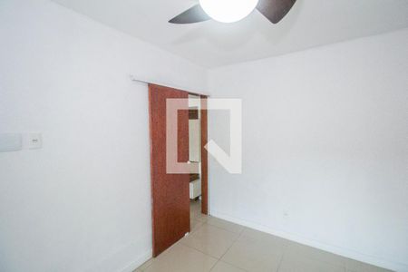 Quarto 1 de casa para alugar com 2 quartos, 250m² em Vila Valqueire, Rio de Janeiro