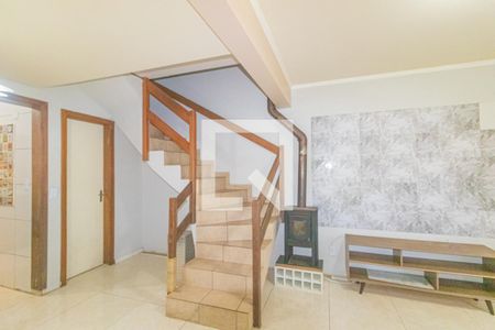 Sala de casa de condomínio para alugar com 2 quartos, 60m² em Fátima, Canoas