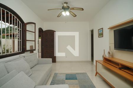 Sala de casa para alugar com 3 quartos, 840m² em Zacarias, Maricá