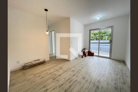 Sala de apartamento para alugar com 3 quartos, 72m² em Vila Lageado, São Paulo
