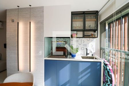 Sala / Cozinha de apartamento à venda com 2 quartos, 77m² em Itaim Bibi, São Paulo