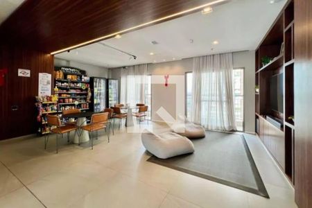 Sala de espera com mesa e cadeiras, com uma vista para a cidade. de kitnet/studio à venda com 1 quarto, 21m² em Indianópolis, São Paulo