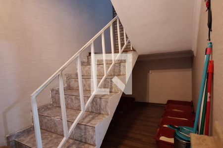 Acesso aos dormitórios  de casa à venda com 3 quartos, 240m² em Vila Assunção, Santo André
