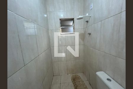 Banheiro de kitnet/studio para alugar com 1 quarto, 35m² em Honório Gurgel, Rio de Janeiro