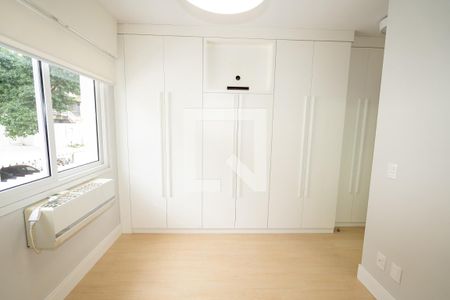 Suíte de apartamento para alugar com 3 quartos, 107m² em Independência, Porto Alegre