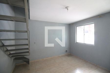 Sala de casa de condomínio para alugar com 2 quartos, 70m² em Rocha Sobrinho, Mesquita