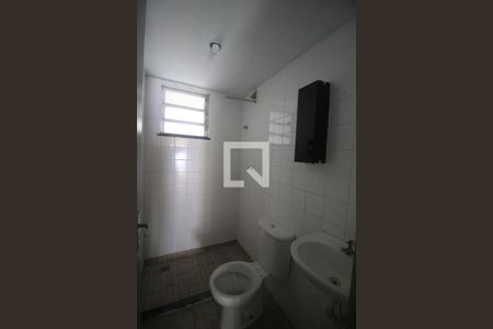 Banheiro 1 de casa de condomínio para alugar com 2 quartos, 70m² em Rocha Sobrinho, Mesquita