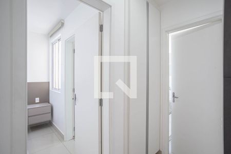 Corredor de apartamento para alugar com 2 quartos, 69m² em Planalto, Belo Horizonte
