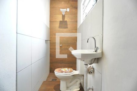 Banheiro Social de casa para alugar com 1 quarto, 30m² em Ipiranga, Belo Horizonte