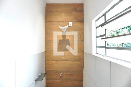 Banheiro Social de casa para alugar com 1 quarto, 30m² em Ipiranga, Belo Horizonte