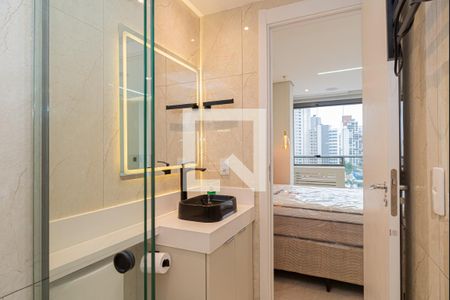 Banheiro de kitnet/studio para alugar com 1 quarto, 25m² em Santo Amaro, São Paulo