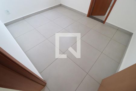 Quarto 1 - Suíte de apartamento para alugar com 2 quartos, 65m² em Segismundo Pereira, Uberlândia