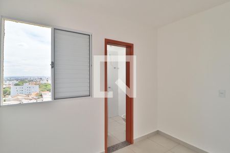 Quarto 1 - Suíte de apartamento para alugar com 2 quartos, 65m² em Segismundo Pereira, Uberlândia