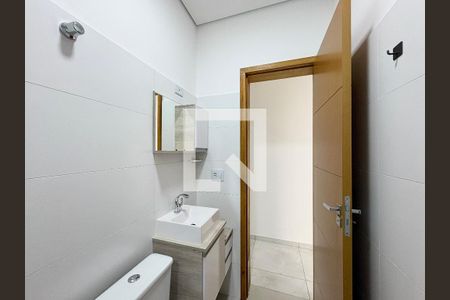 Banheiro de casa para alugar com 1 quarto, 50m² em Vila Zat, São Paulo