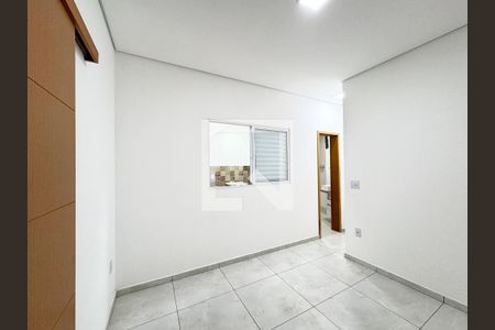 Suíte de casa para alugar com 1 quarto, 50m² em Vila Zat, São Paulo
