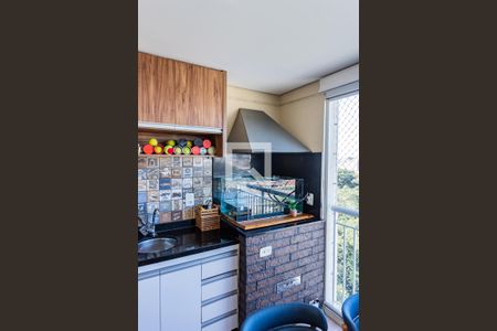 Sala e varanda extendida de apartamento à venda com 2 quartos, 85m² em Jardim Santo Elias, São Paulo