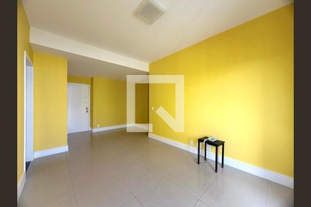Sala de apartamento à venda com 2 quartos, 75m² em Barra da Tijuca, Rio de Janeiro