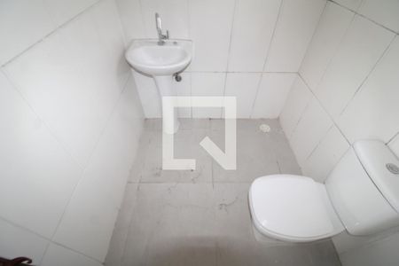 Banheiro de casa para alugar com 1 quarto, 35m² em Vila Maria Luisa, São Paulo