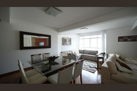 Sala de apartamento à venda com 3 quartos, 176m² em Vila Bastos, Santo André
