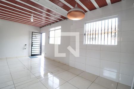 Sala de casa para alugar com 3 quartos, 150m² em Presidente Roosevelt, Uberlândia