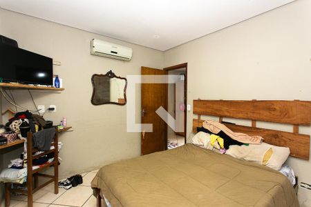 Casa 1 - Quarto 1 de casa à venda com 8 quartos, 270m² em Vila Nova Savoia, São Paulo