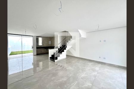 Sala de casa à venda com 3 quartos, 160m² em Santa Branca, Belo Horizonte