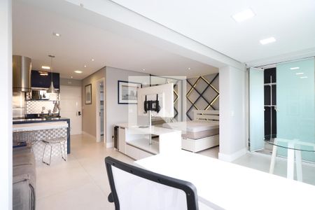 Sala/Cozinha de apartamento para alugar com 1 quarto, 50m² em Parque Industrial Tomas Edson, São Paulo