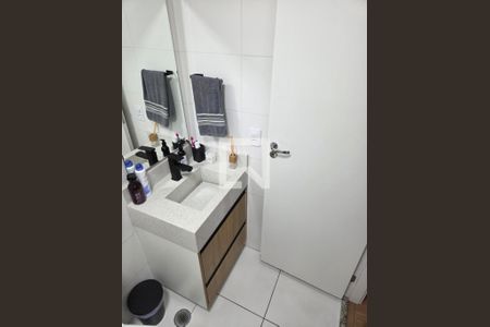 Banheiro de apartamento à venda com 1 quarto, 38m² em Vila Palmeiras, São Paulo