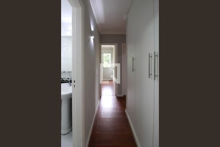 Corredor  de apartamento para alugar com 3 quartos, 70m² em Vila Andrade, São Paulo