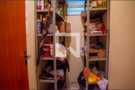 Casa à venda com 3 quartos, 330m² em Vila Santa Helena, Goiânia