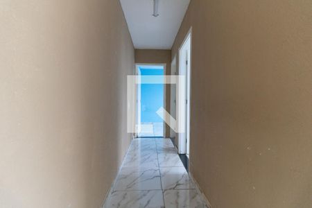 Corredor de apartamento para alugar com 2 quartos, 44m² em Parque Bristol, São Paulo