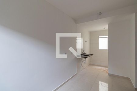 Sala/Cozinha/Área de Serviço  de apartamento para alugar com 2 quartos, 40m² em Cidade Líder, São Paulo