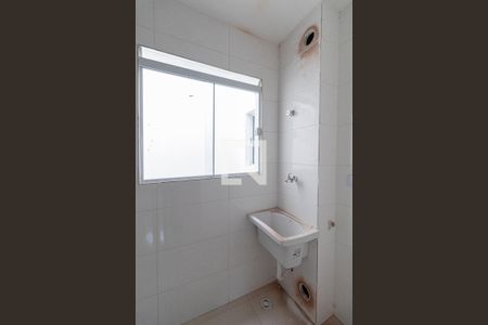 Sala/Cozinha/Área de Serviço  de apartamento para alugar com 2 quartos, 40m² em Cidade Líder, São Paulo