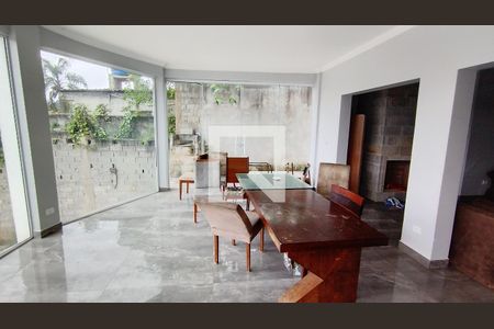 Sala de casa para alugar com 5 quartos, 750m² em Parque Alvorada, Suzano