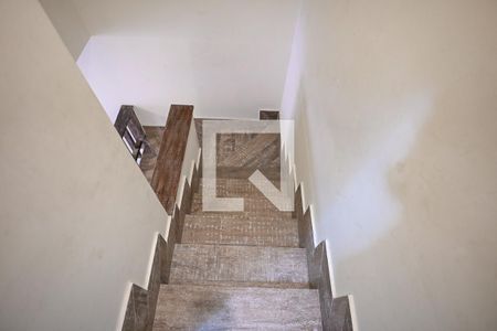 Escada de casa para alugar com 2 quartos, 95m² em Jardim Londrina, São Paulo