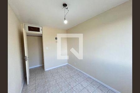 Quarto 1 de apartamento para alugar com 2 quartos, 48m² em Rocha Miranda, Rio de Janeiro