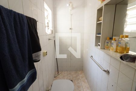 Banheiro da Suíte 1 de casa para alugar com 3 quartos, 216m² em Iapi, Osasco