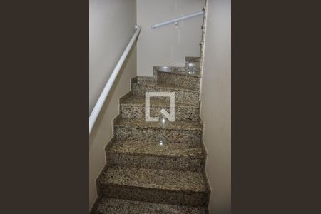 Detalhe - Escada Quartos de casa à venda com 4 quartos, 210m² em Parque Sao Domingos, São Paulo