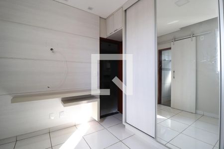 Quarto 1 - Suíte de apartamento para alugar com 2 quartos, 65m² em Jardim Patricia, Uberlândia