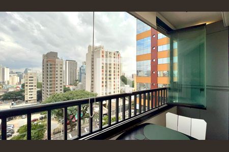 Varanda de kitnet/studio para alugar com 1 quarto, 25m² em Pinheiros, São Paulo