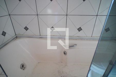 Banheiro suíte  de casa à venda com 3 quartos, 150m² em Rubem Berta, Porto Alegre