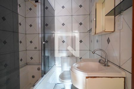 Banheiro suíte  de casa à venda com 3 quartos, 150m² em Rubem Berta, Porto Alegre