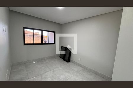 Quarto 1  de casa à venda com 3 quartos, 200m² em Colônia Agrícola Samambaia, Brasília