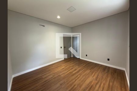 Quarto 01 de casa de condomínio à venda com 3 quartos, 248m² em Setor Habitacional Vicente Pires, Brasília