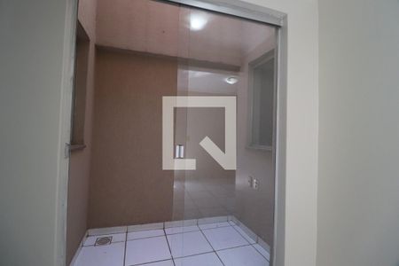 Sala de casa para alugar com 2 quartos, 70m² em Presidente Roosevelt, Uberlândia