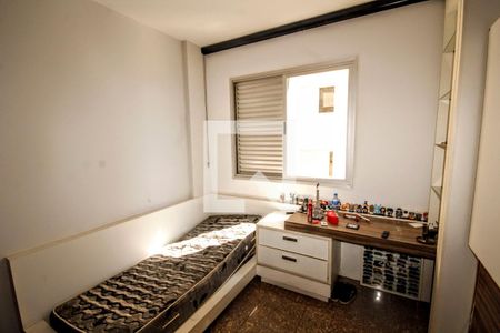 quarto 1 de apartamento à venda com 4 quartos, 140m² em Buritis, Belo Horizonte