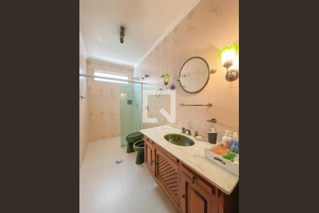 Banheiro da Suíte de casa à venda com 3 quartos, 180m² em Umuarama, Osasco